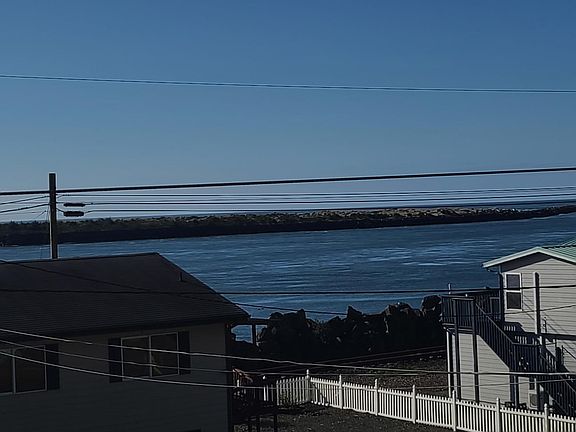 3rd image of 14905 Highway 101 N