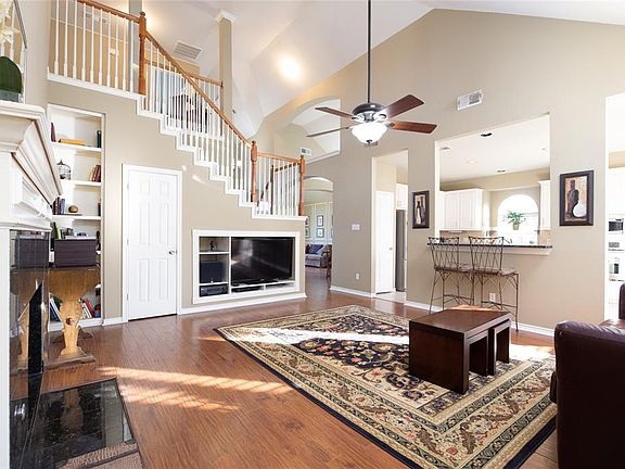 5th image of 8001 Alderwood Dr