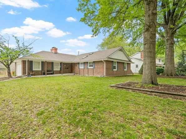 1208 SW Horizon Dr, Blue Springs, MO 64015