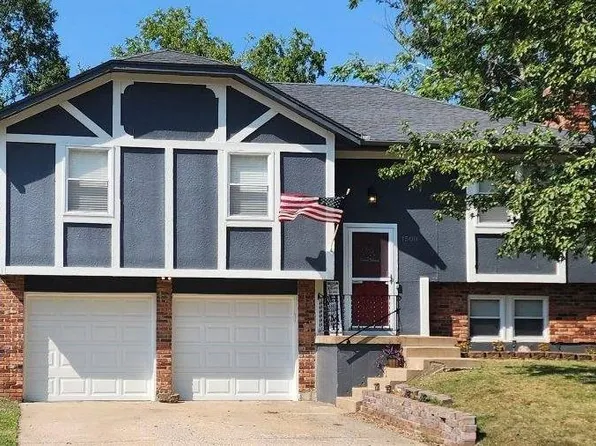 1508 W Poplar St, Olathe, KS 66061
