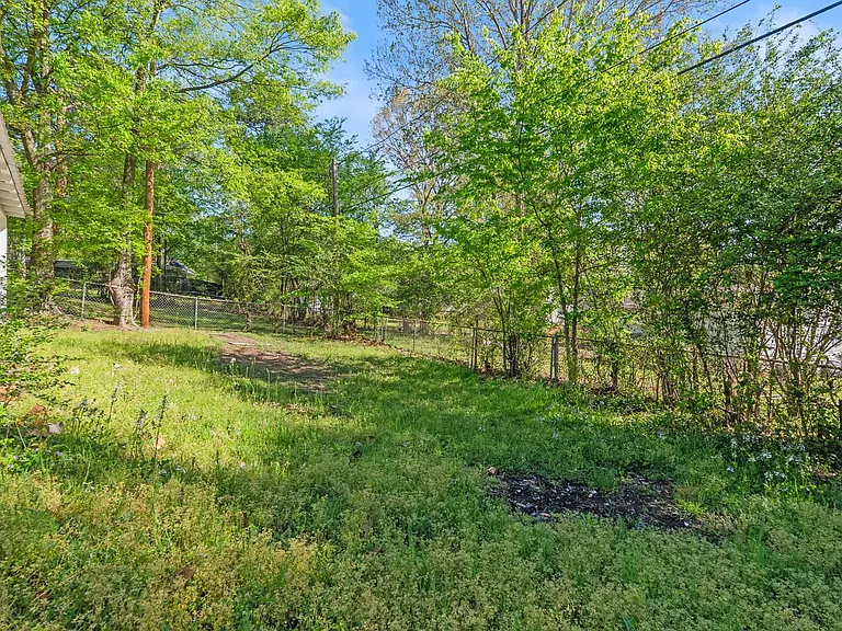 715 Oakwood Dr — Photo 14