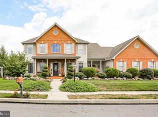 2209 Canterbury Dr, Mechanicsburg, PA 17055