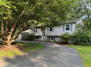 975 Whaley Hollow Rd, Coventry, RI 02816