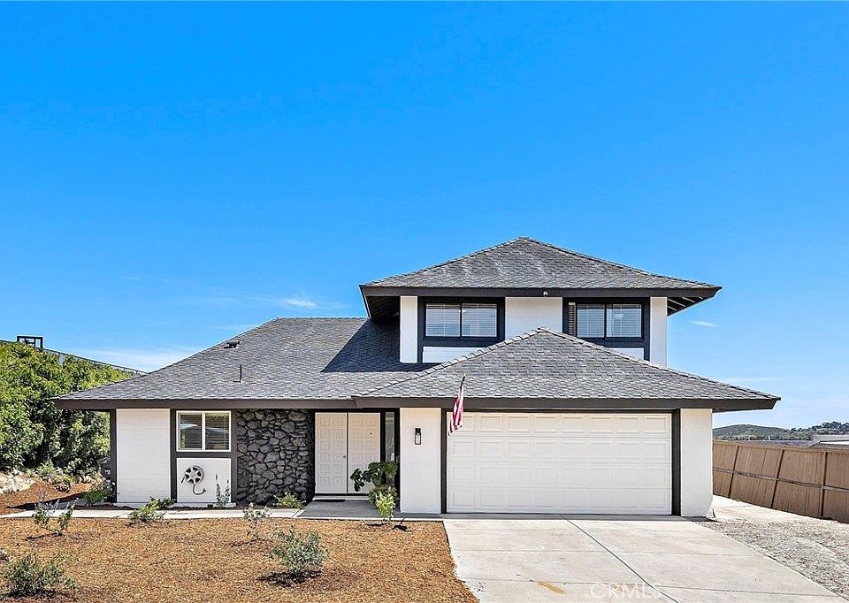 1st image of 24352 Los Serranos Dr