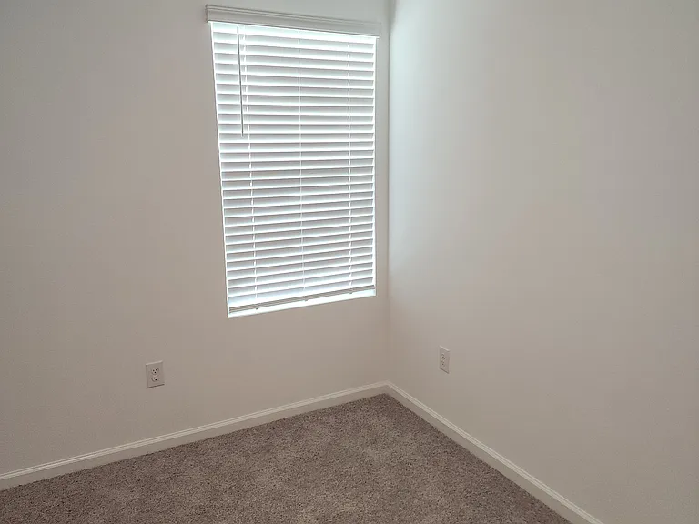 11805 Sylvia St — Photo 31