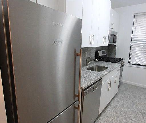 5th image of 41-42 42nd St APT 2A