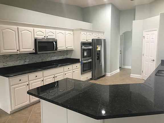 5th image of 1610 Woodlawn Way