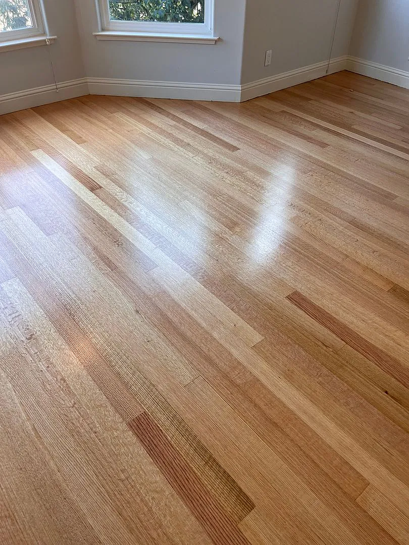 Epic Rea: Lovely 4 Br/3 Ba 2 Level Condo W/ Parking — Photo 3