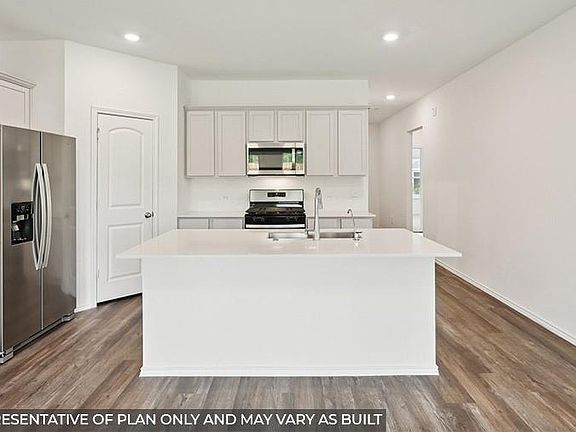 3rd image of 518 Palm Crest Ct