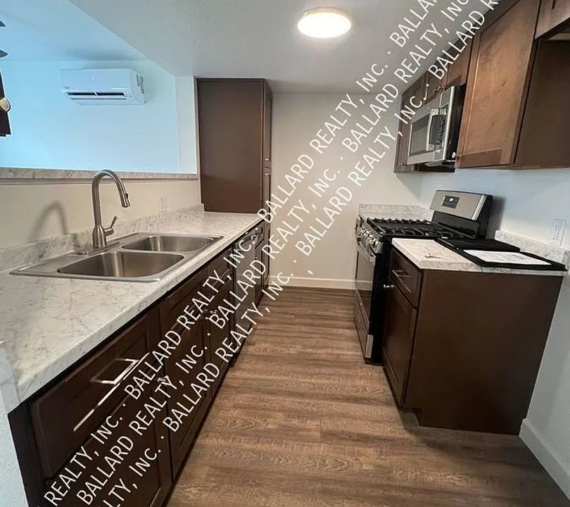 13920 Lear Blvd