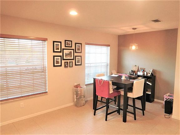 3rd image of 2105 SE Fern Park Dr