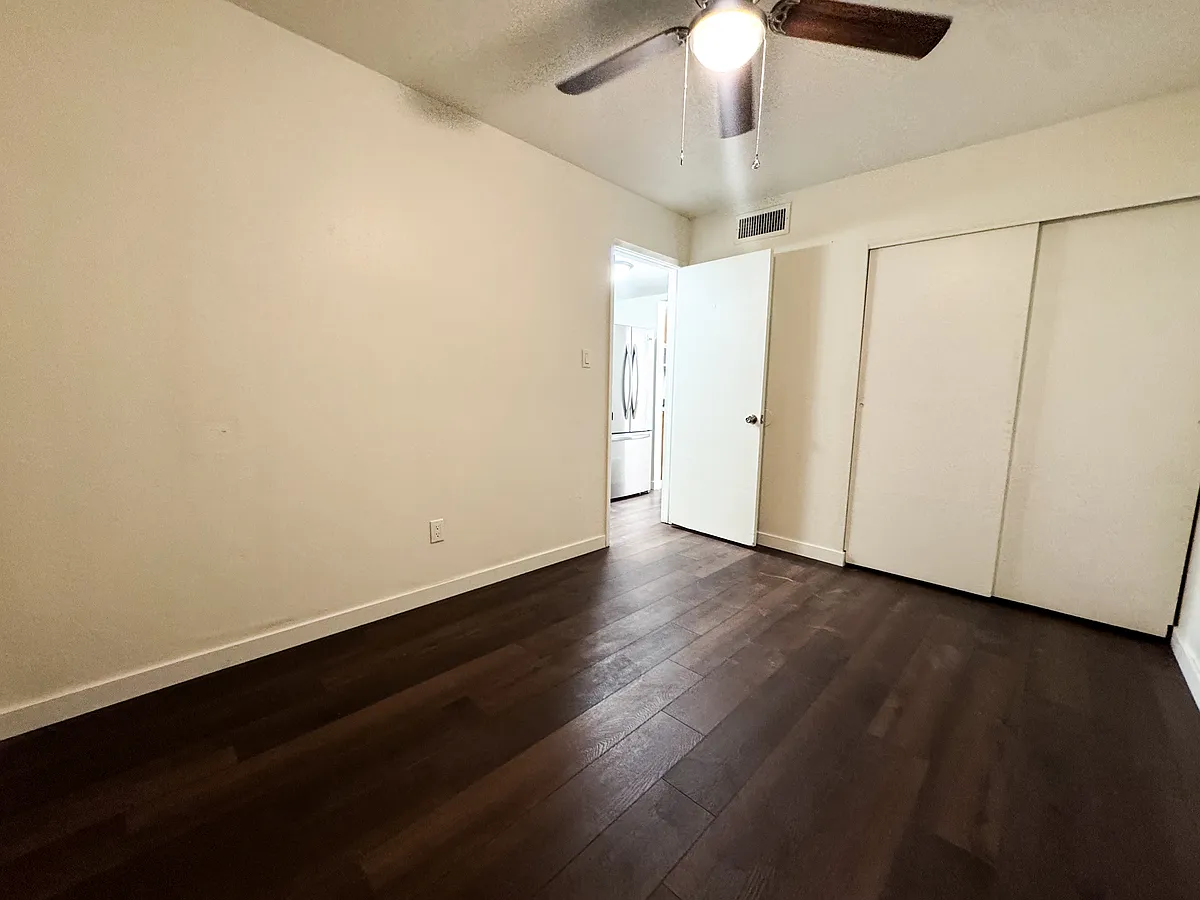 Building Photo - 148 S 20th Ave #3