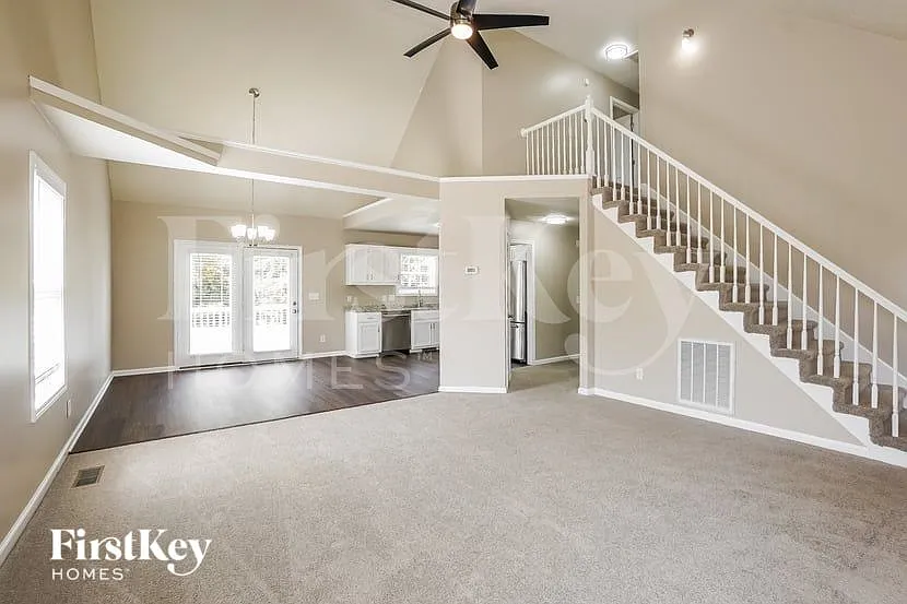 3 bed, 2.5 bath, 1697 sqft, $1,990 — Photo 3