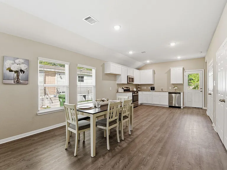 815 Jefferson Ave — Photo 13