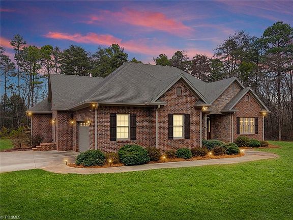 2nd image of 169 King Arthur Ln