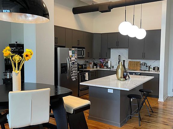 2nd image of 624 E Walnut St APT 12