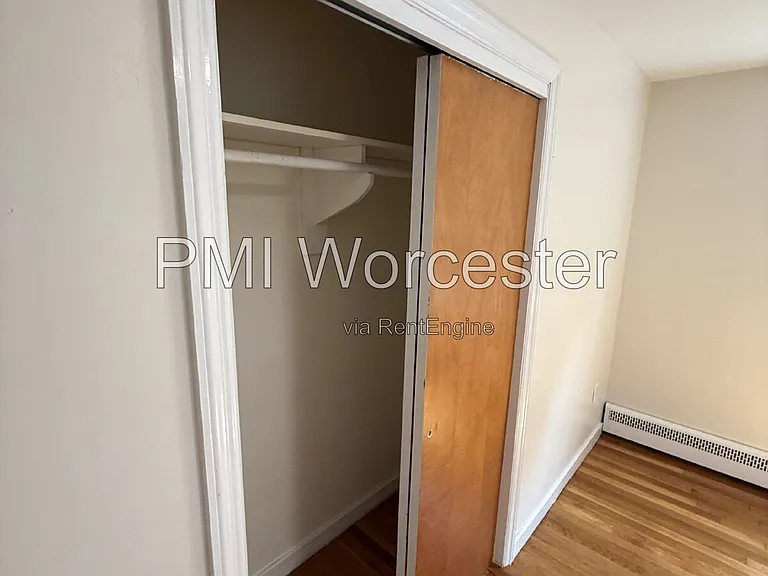 122 Crescent St — Photo 10