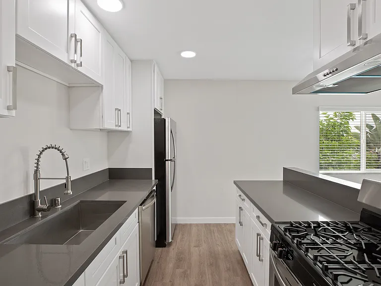 21818-21830 S Figueroa St — Photo 14