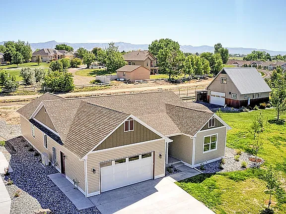 1024 Snowdrop Ct