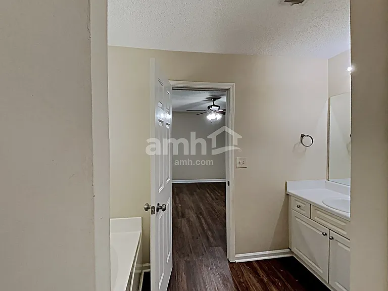 209 Signet Ct — Photo 12