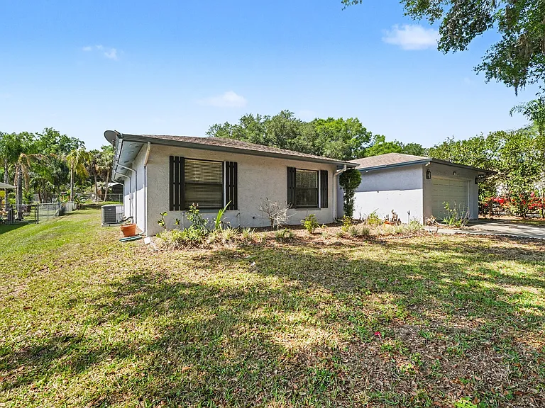 851 Rolling Woods Ln — Photo 5