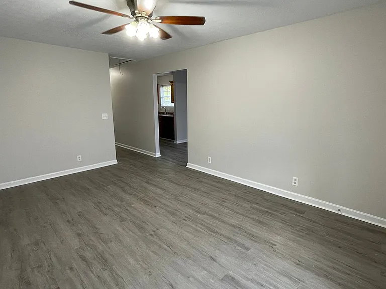 1708 Underwood St — Photo 2