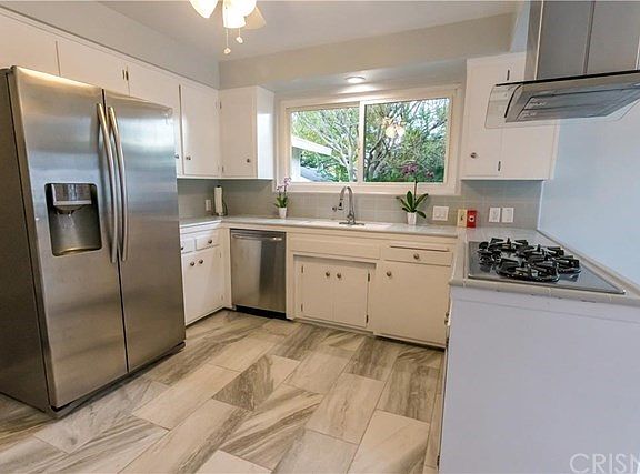 5th image of 14141 Killion St
