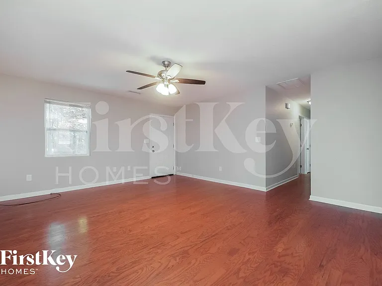 736 Rowe Rd — Photo 6