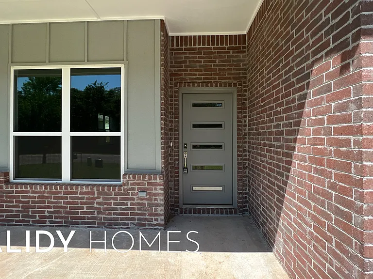 609 Remington Ave — Photo 4