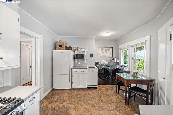 769 Vincente Ave — Photo 16
