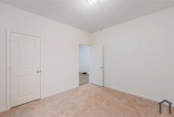 761 Richmond Dr — Photo 6