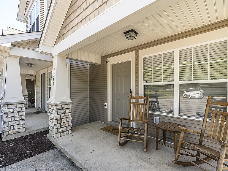 1748 Lincoya Bay Dr — Photo 3