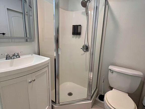 4th image of 688 N 11th St #1D