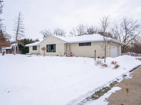 713 17th Ave SW, Altoona, IA 50009