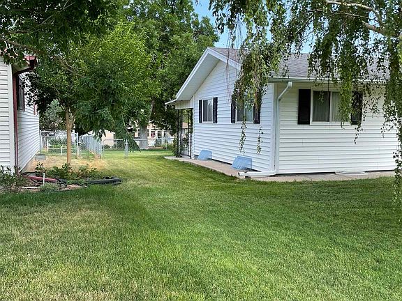 3rd image of 305 Seminole Dr
