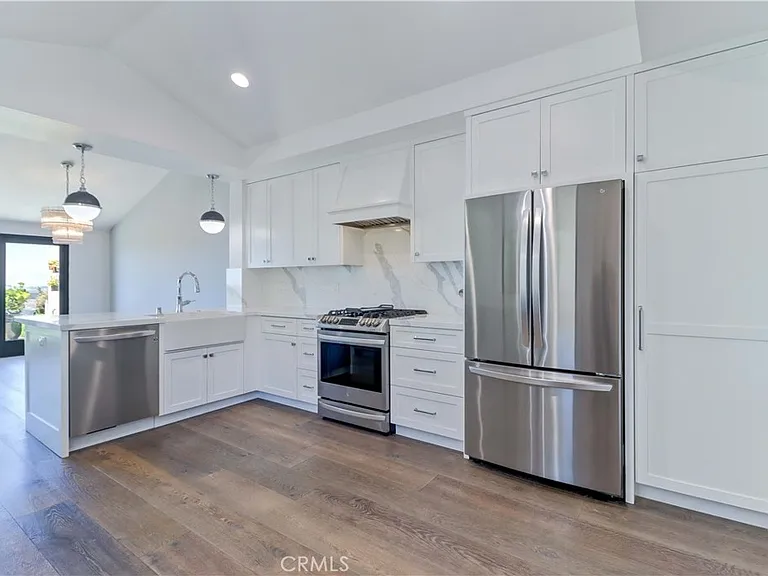 22831 Mariano Dr — Photo 4