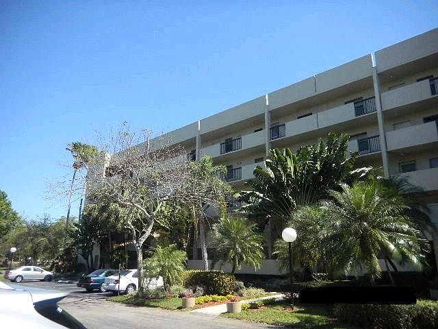 2nd image of 2900 NW 42nd Ave APT A103