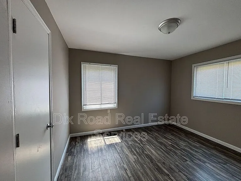 3626 Runyon Ave — Photo 12