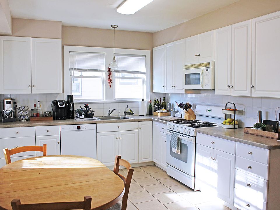 1st image of 20 Lynton Pl Floor 1