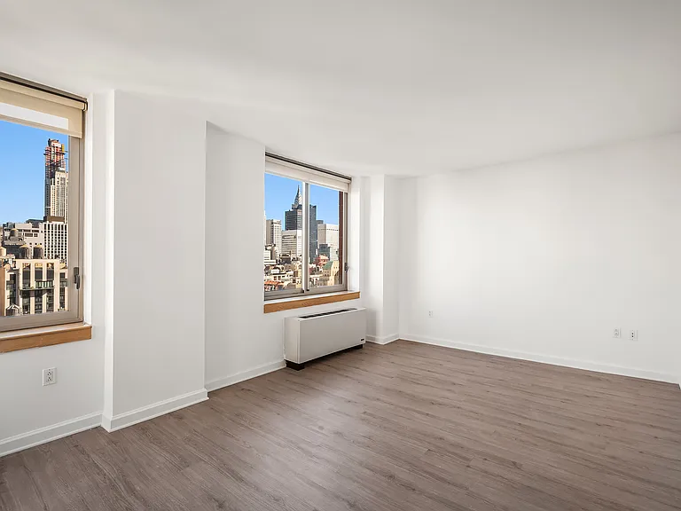 35 W 33rd St #7B — Photo 2