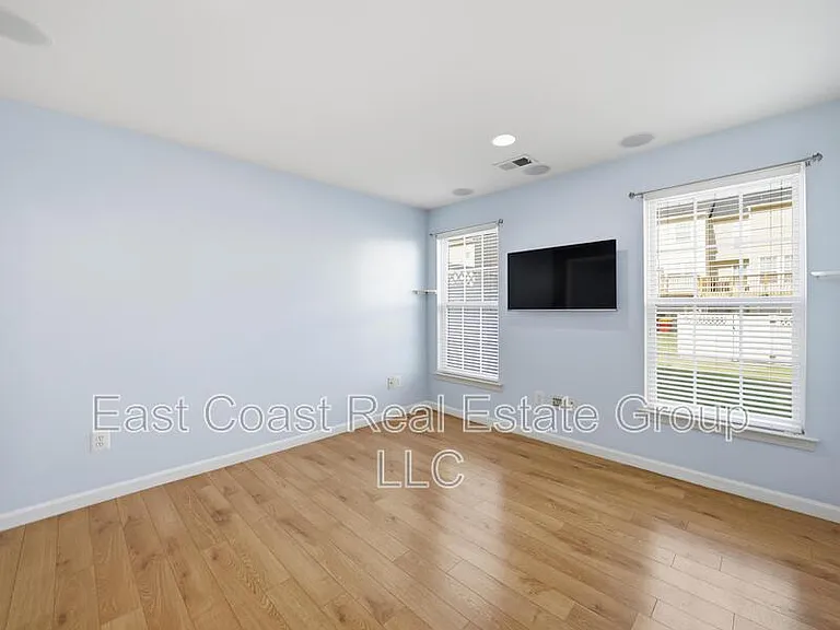 1247 Mare St — Photo 15