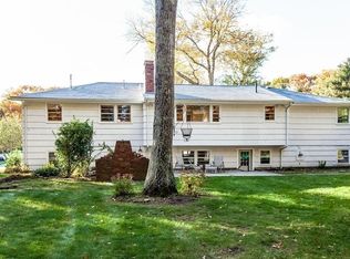 11 Leyton Rd, Norwood, MA 02062