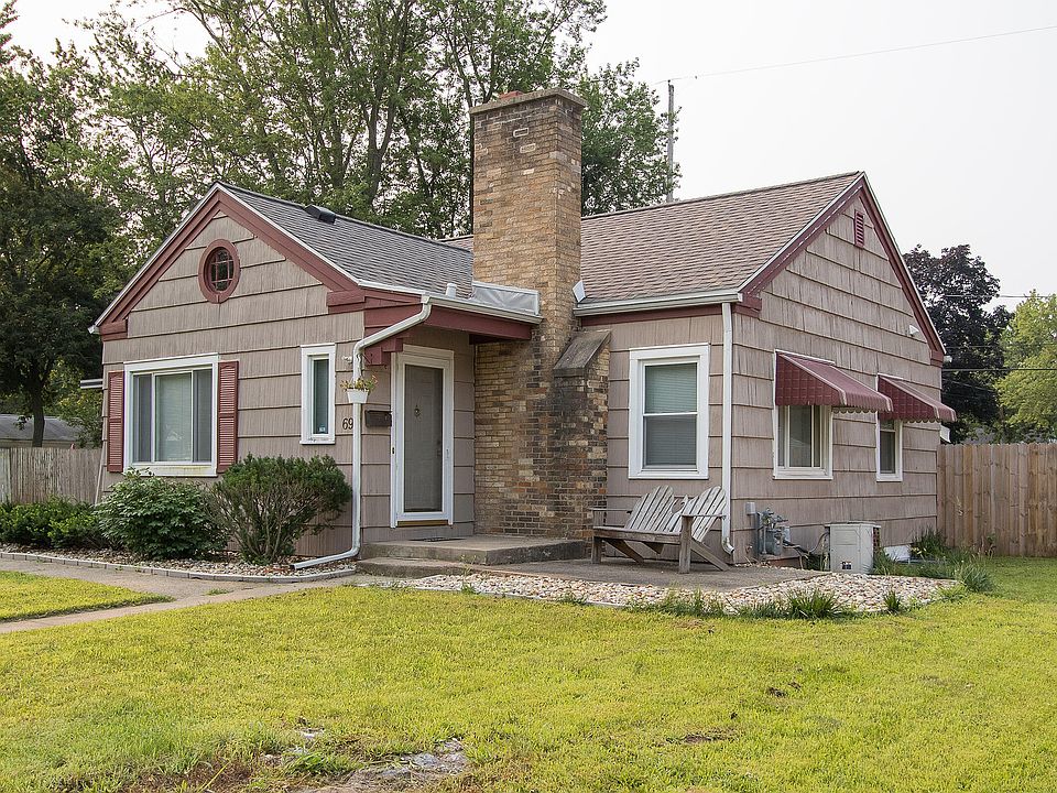 1st image of 69 W Meadowlawn Ave