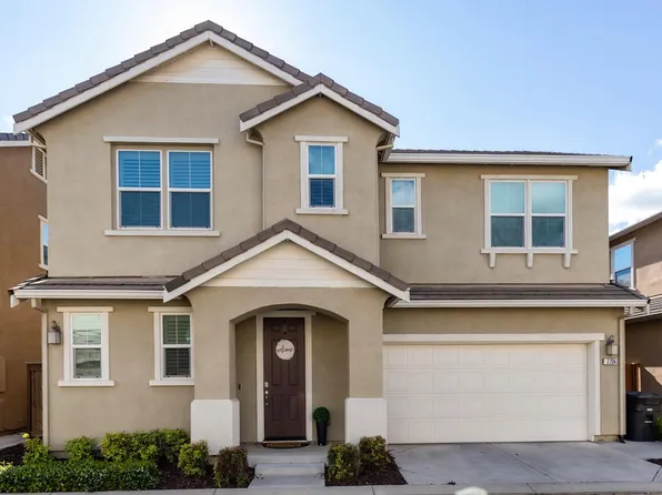 2204 Gallery Dr, Riverbank, CA 95367
