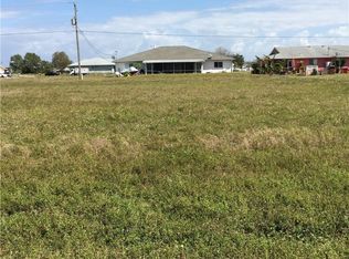 905 SE 5th Ct, Cape Coral, FL 33990