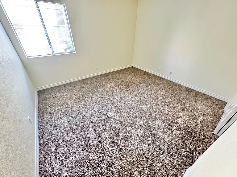 5422 River Glen Dr #377-135 — Photo 8
