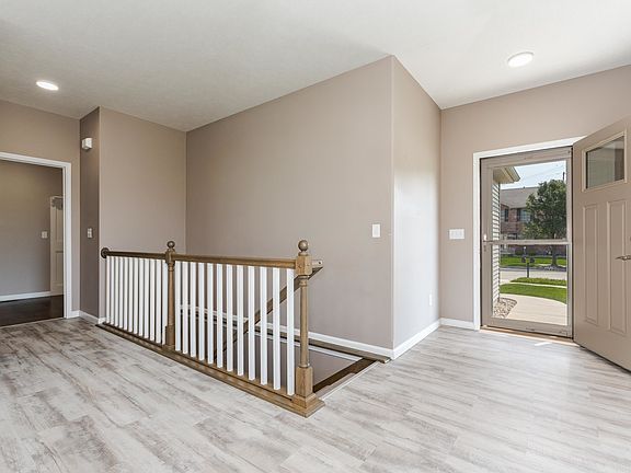 3rd image of 1931 Glenbridge Rd