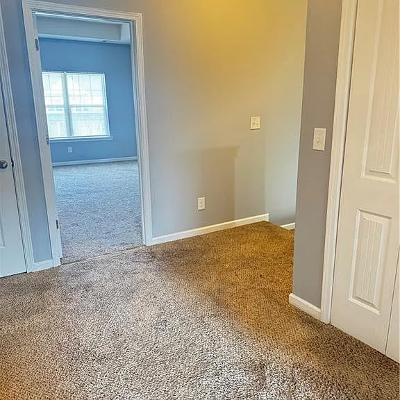 183 Spring Way Sq — Photo 14