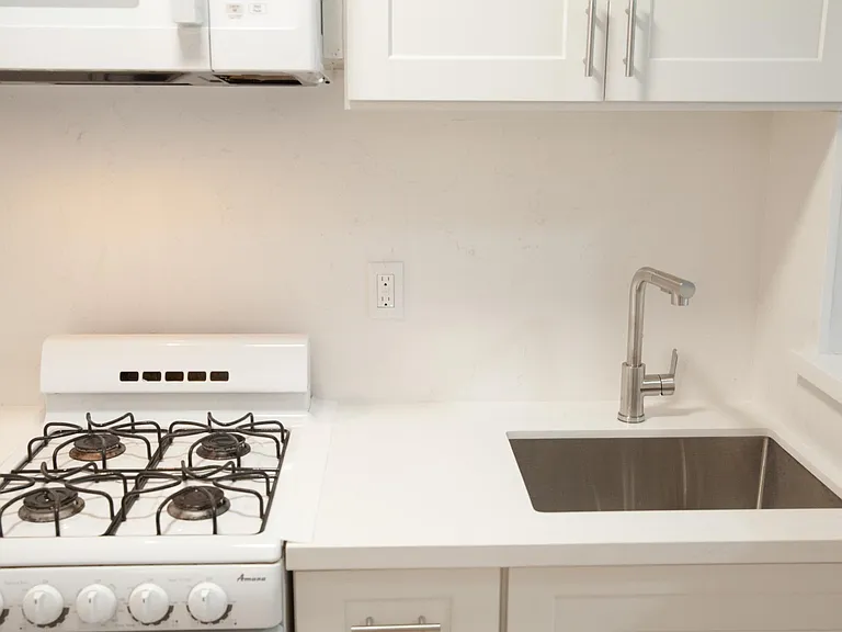 1132 N Cahuenga Blvd #6 — Photo 7