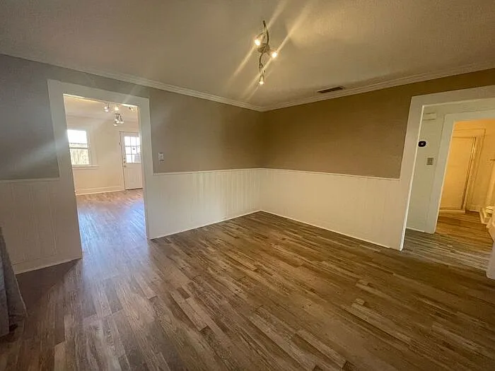 3320 W 5th St — Photo 11